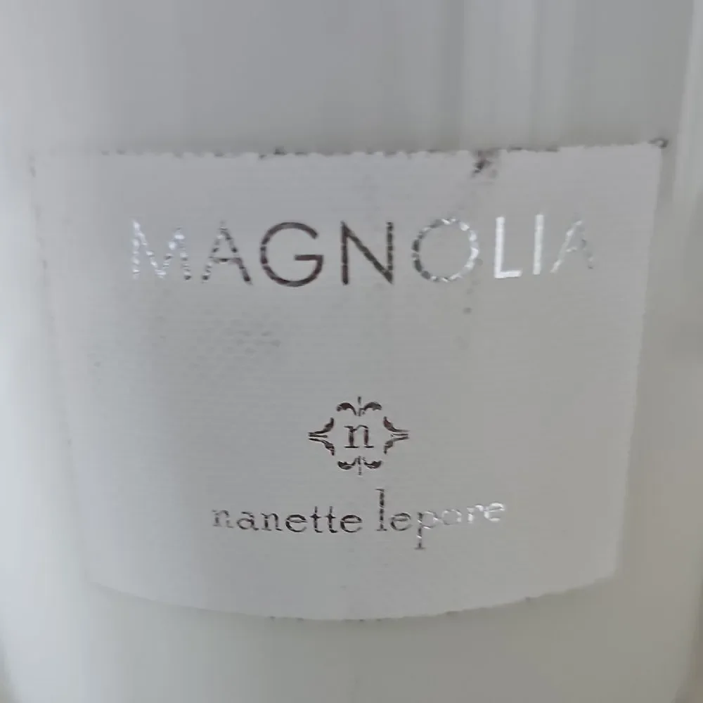 Nanette Lepore Magnolia White Candle with Silver Lid